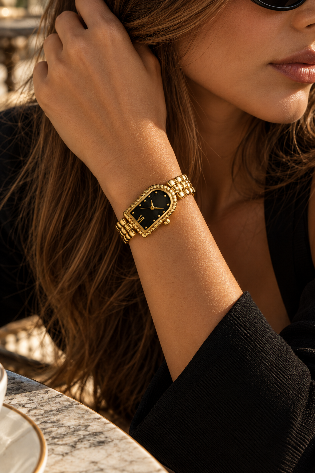 Die Amalfi-Uhr in Gold/Schwarz, Full Gold