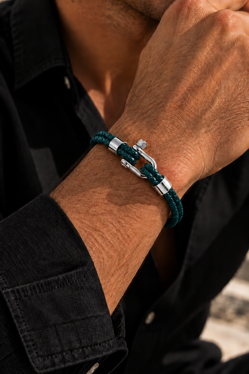 Das Anchor-Armband aus Erdöl und Silber