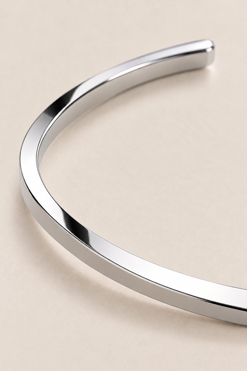 Das Capri Slim Flat Silberarmband