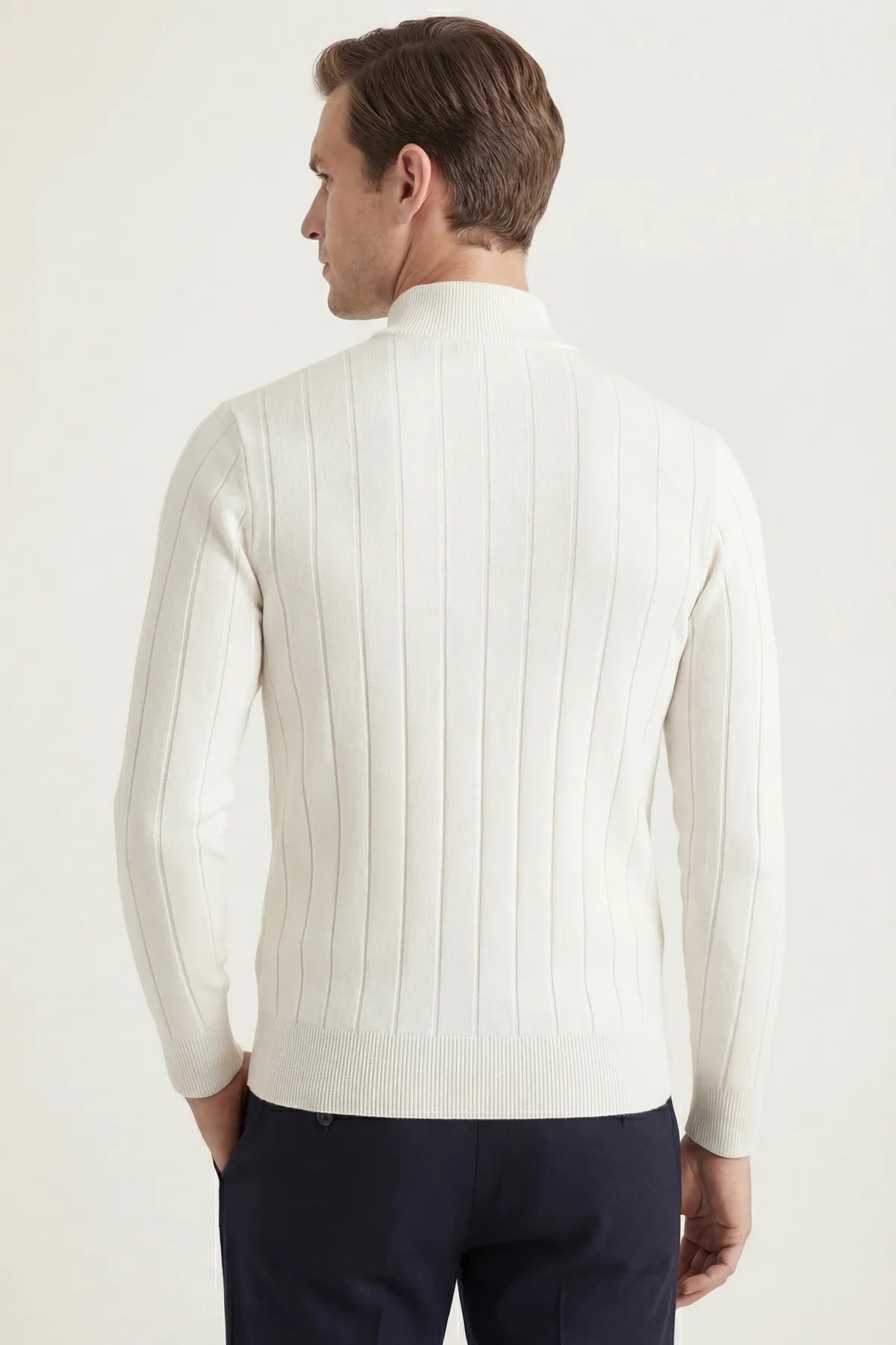 The Bolzano Wool White Turtleneck