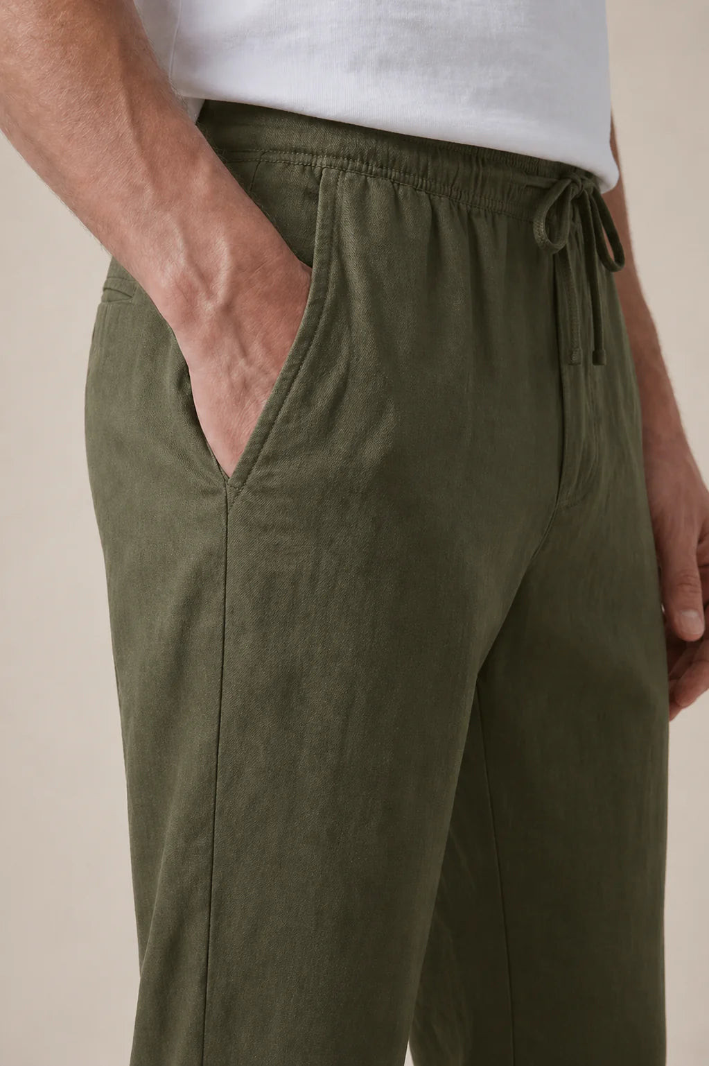The Ostuni Linen Olive Trousers